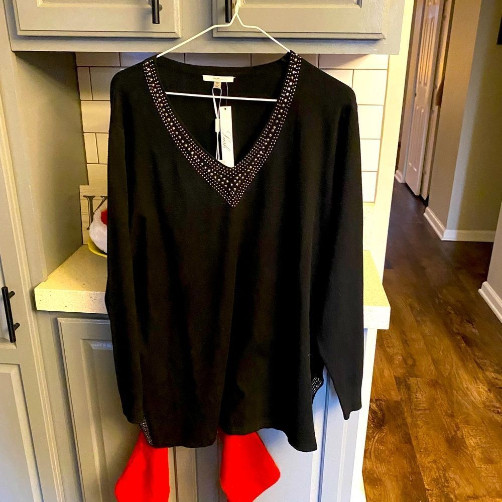 Women’s sweater by Lush, Villa Milano, NWT